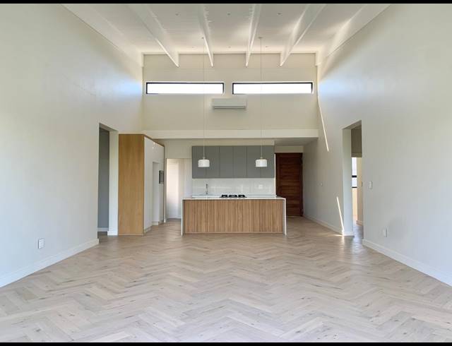3 BEDROOM TOWNHOUSE FOR SALE IN SALT ROCK
